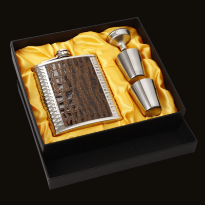 HIP WHISKY FLASK